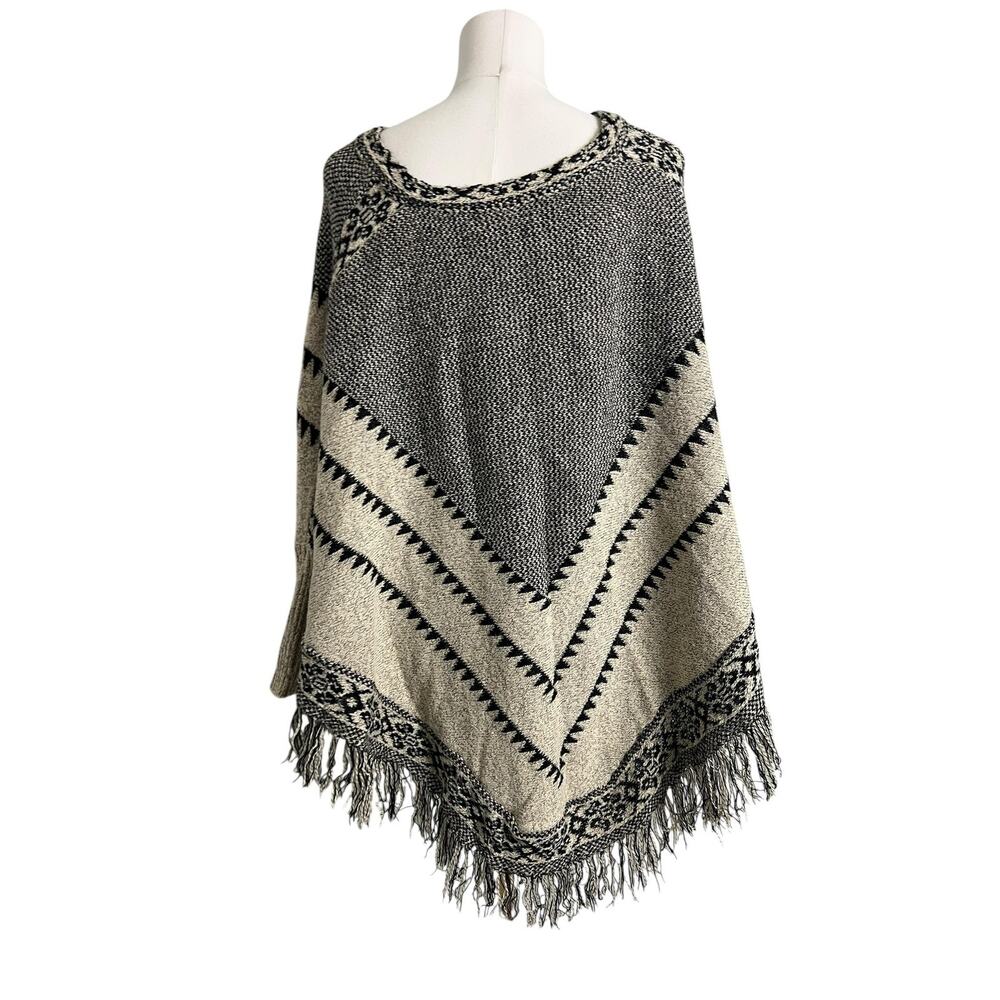 Alya Poncho Womens Small Beige Knit Fringe Tribal Boho Southwestern Kimono - Picture 5 of 6